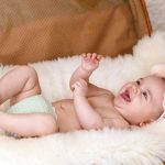 Cum sa faci un bebelus sa rada