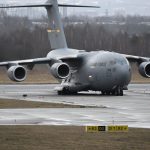 Companiile aeriene evalueaza daca sa mentina zborurile cu Ucraina