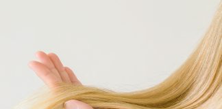 Ingrediente si metode DIY pentru a va decolora parul in mod natural