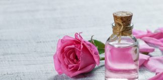 Beneficiile apei de trandafiri: Cum se foloseste apa de trandafiri?